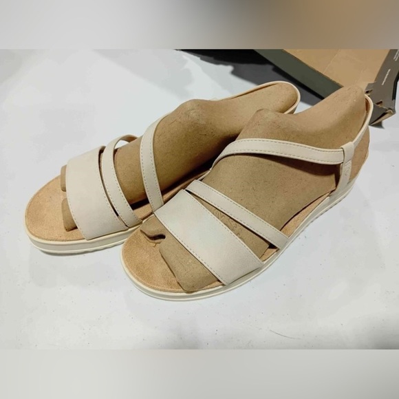 LifeStride Women's Zoe Sport Sandal in Bone, 10W - Picture 5 of 5